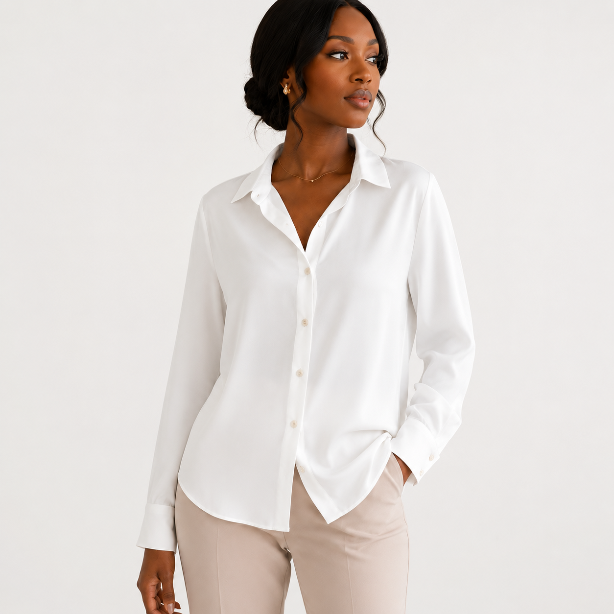 Women's Classic Buttoned Shirt - White