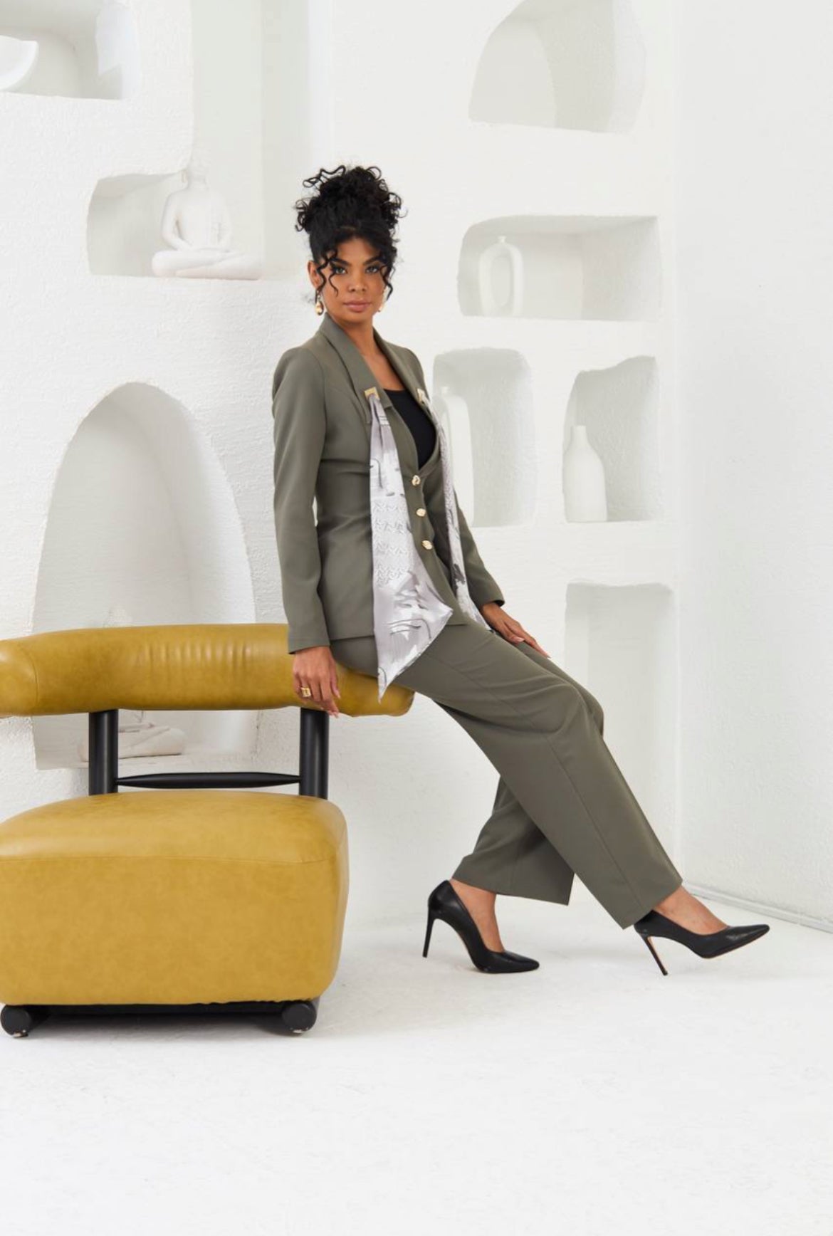 The Power Suit - Olive green